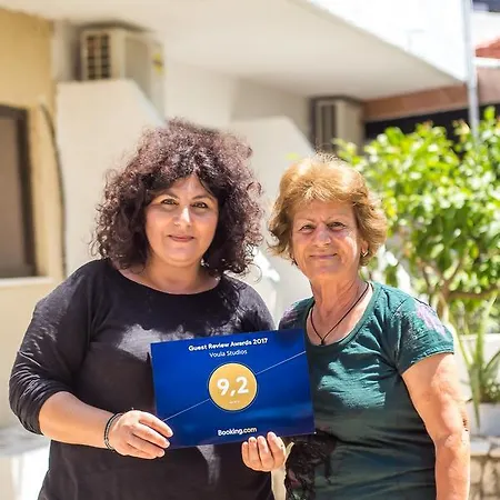 Voula Πανσιόν Φαληράκι